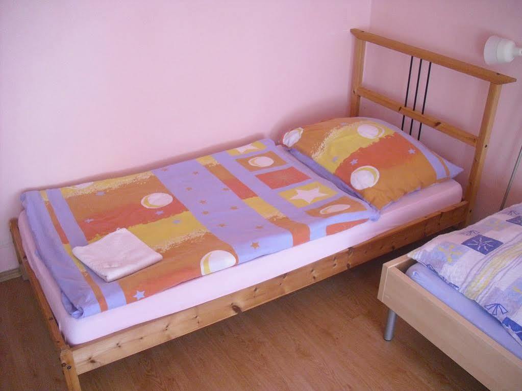 Nova Hospoda - Hotel & Restaurant Прага Екстериор снимка
