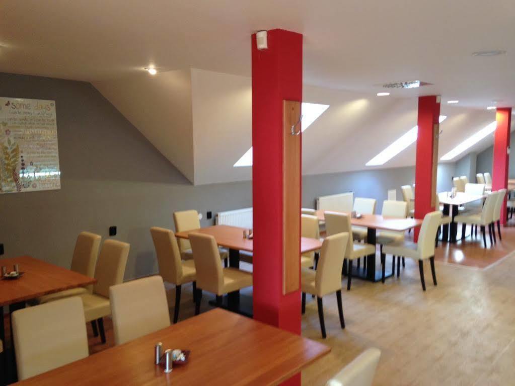 Nova Hospoda - Hotel & Restaurant Прага Екстериор снимка