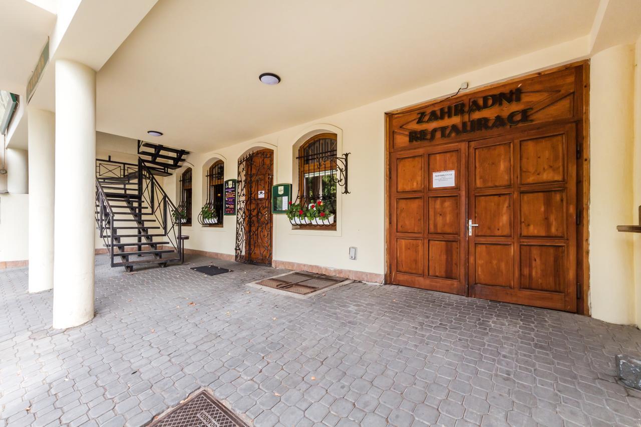 Nova Hospoda - Hotel & Restaurant Прага Екстериор снимка