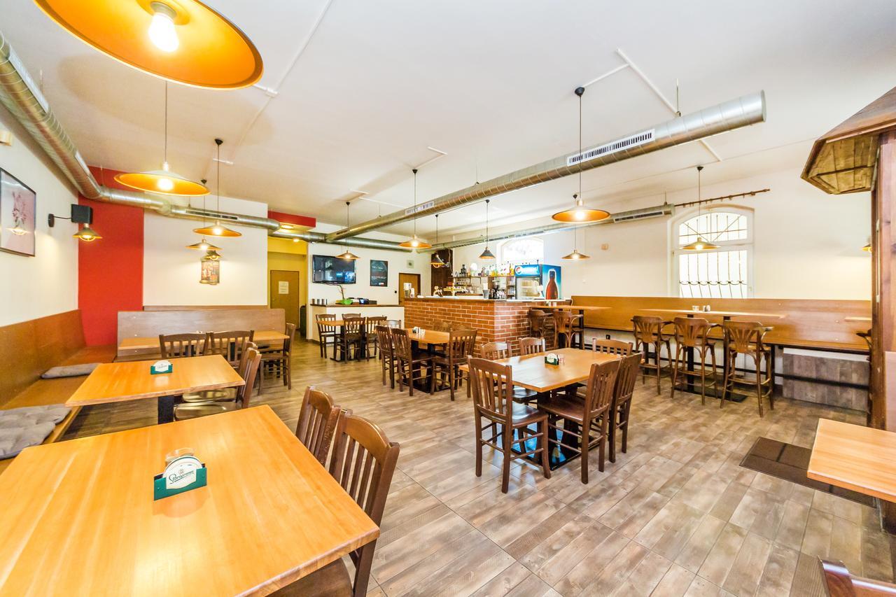 Nova Hospoda - Hotel & Restaurant Прага Екстериор снимка