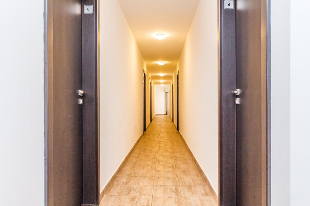 Nova Hospoda - Hotel & Restaurant Прага Екстериор снимка