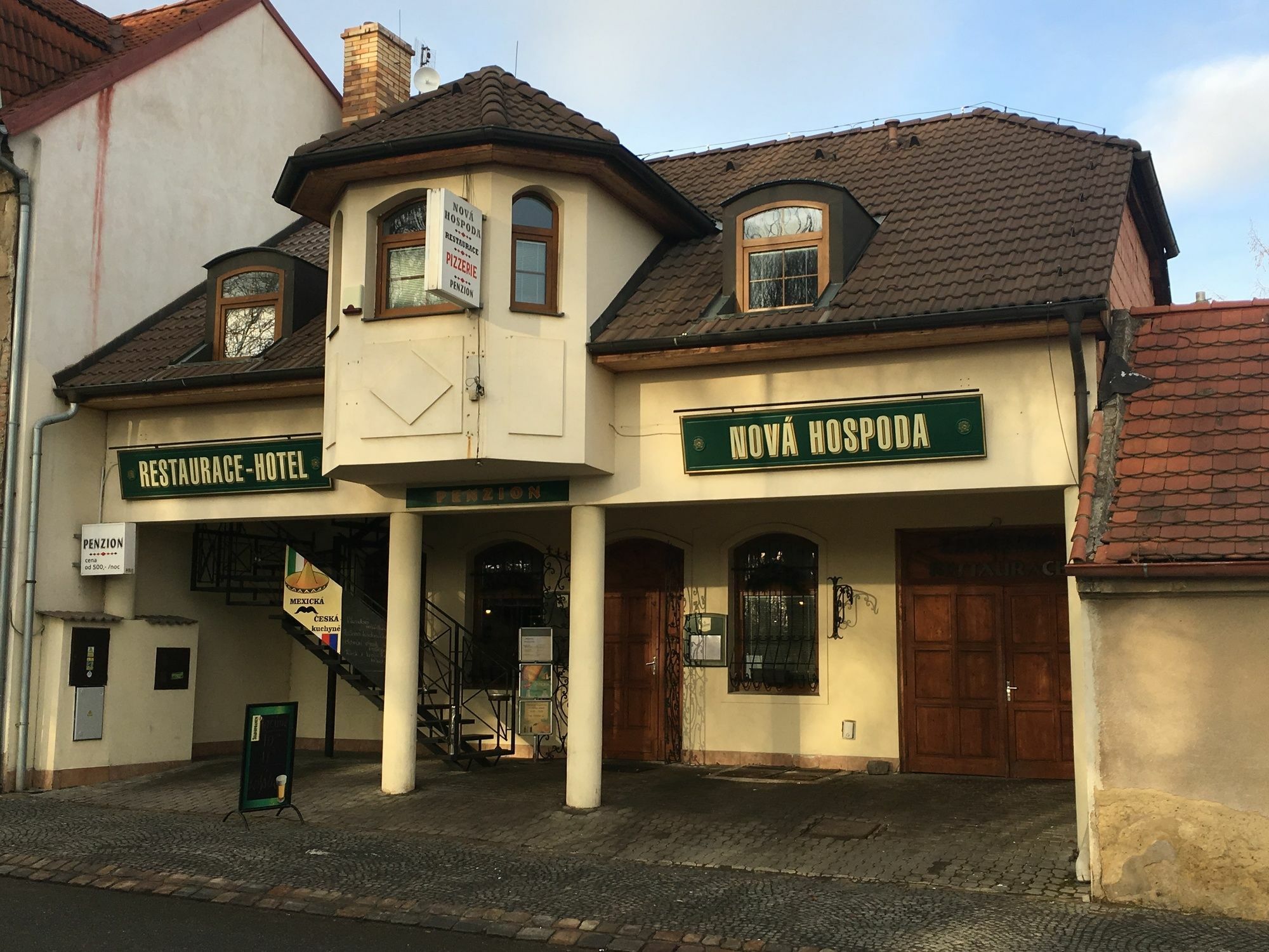 Nova Hospoda - Hotel & Restaurant Прага Екстериор снимка